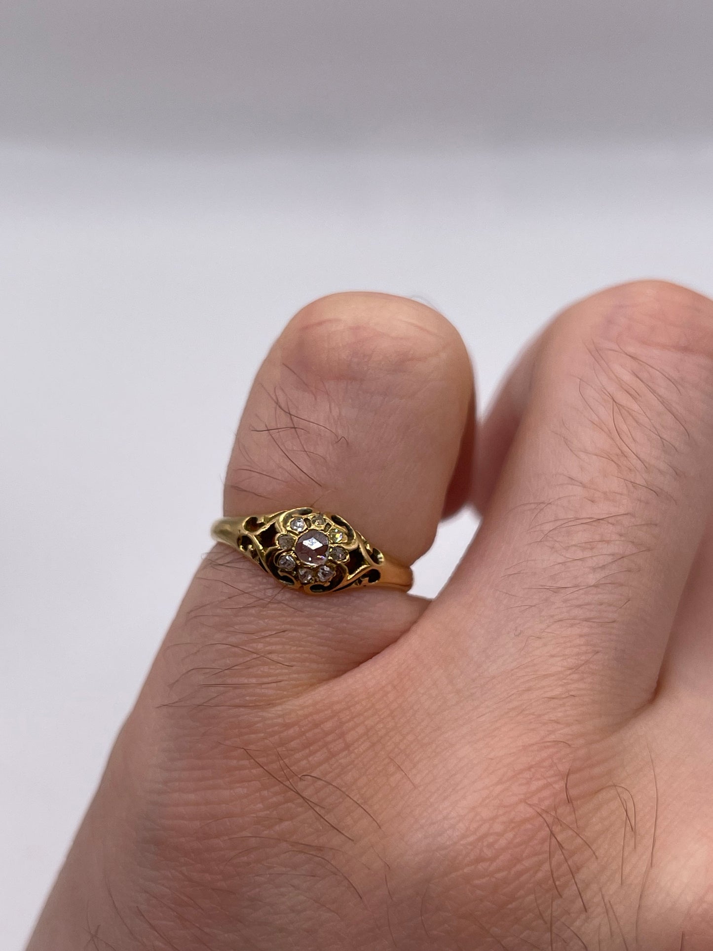 Antique 18ct gold diamond ring