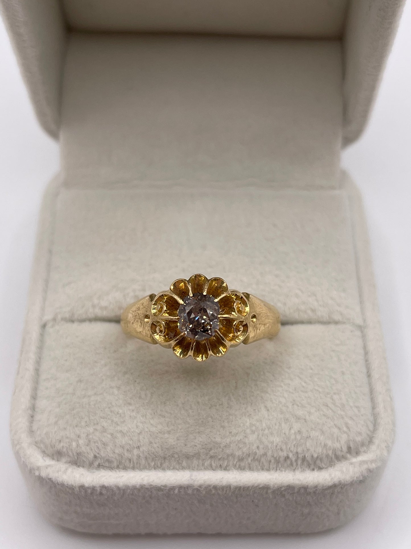 Antique 18ct gold 75 point diamond gypsy ring