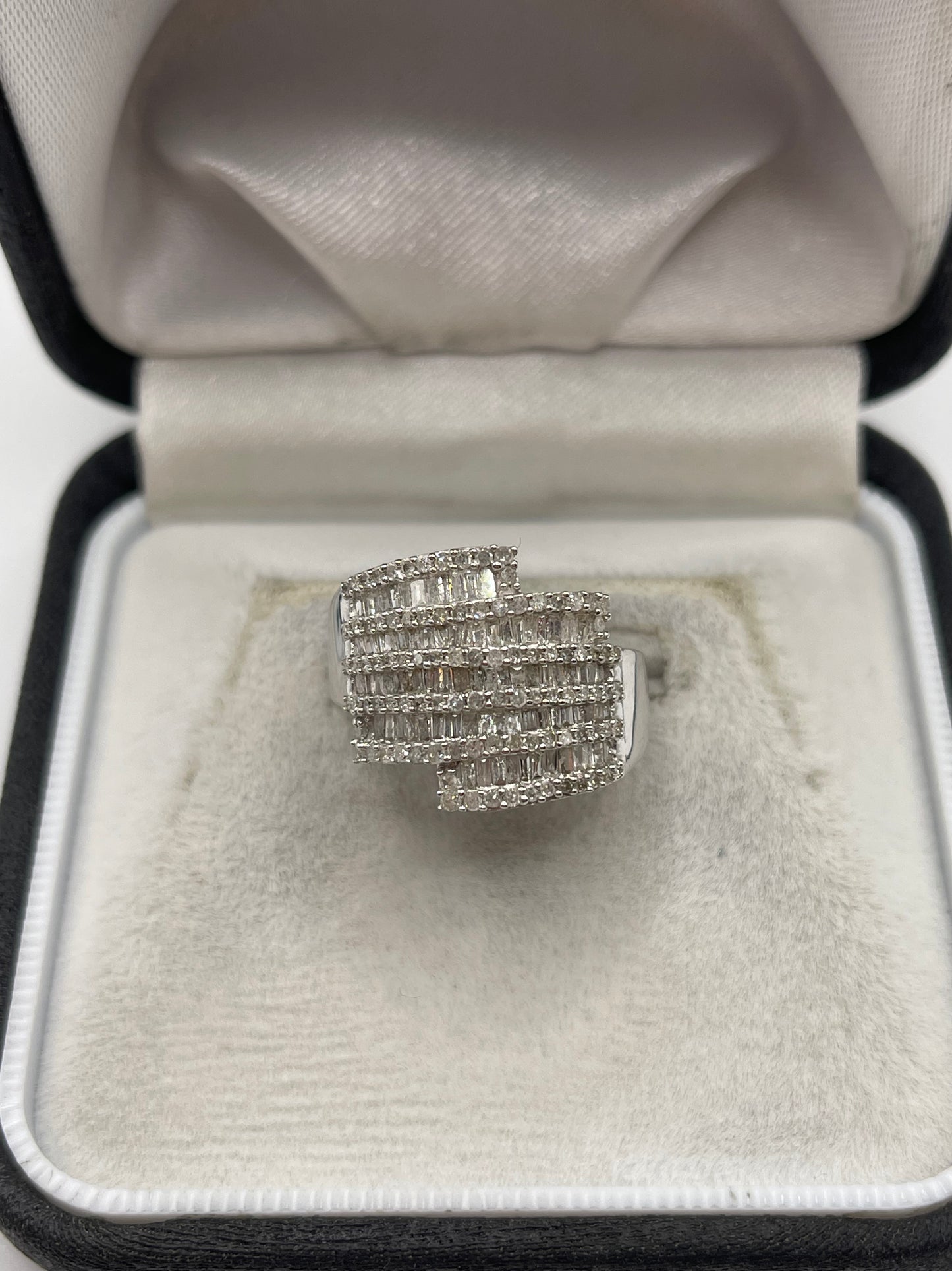 9ct white gold diamond ring