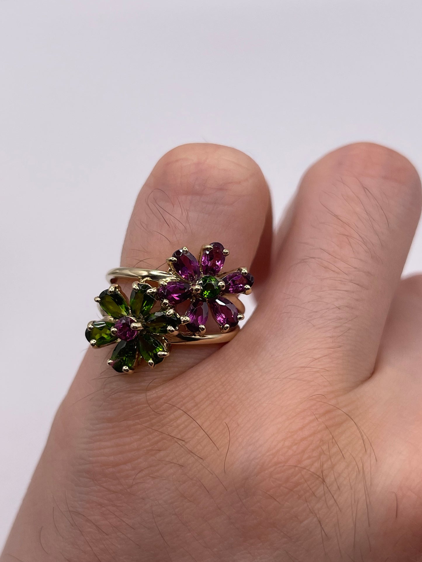 9ct gold diopside and garnet cluster ring