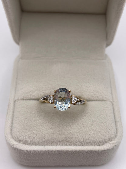 9ct gold topaz and zircon ring