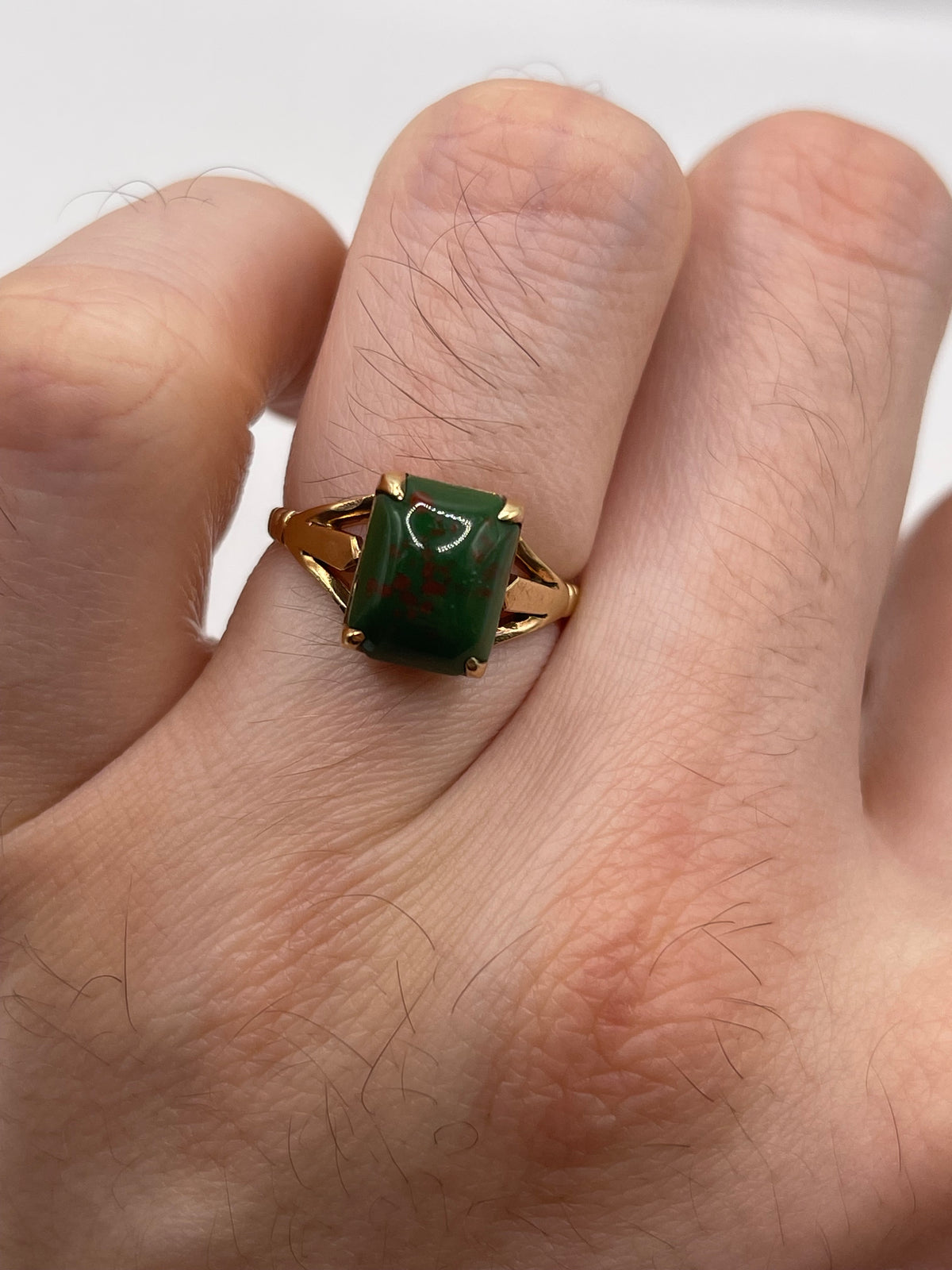 9ct gold bloodstone ring