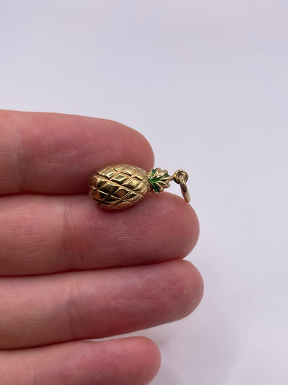 9ct gold pineapple charm