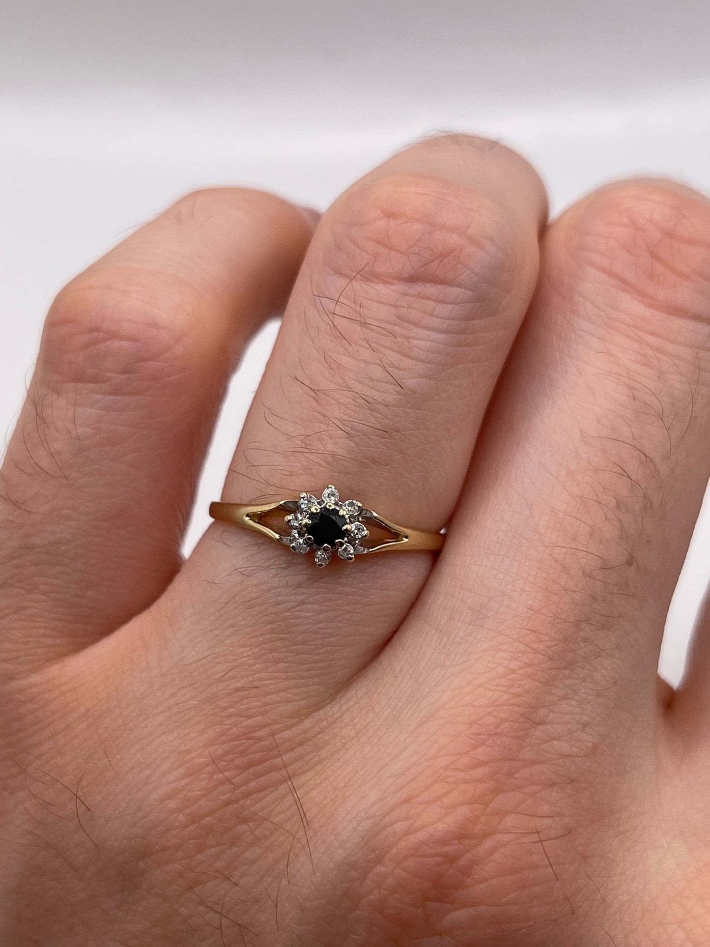 9ct gold sapphire and diamond ring