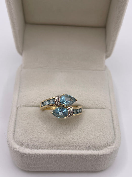 9ct gold topaz and diamond ring