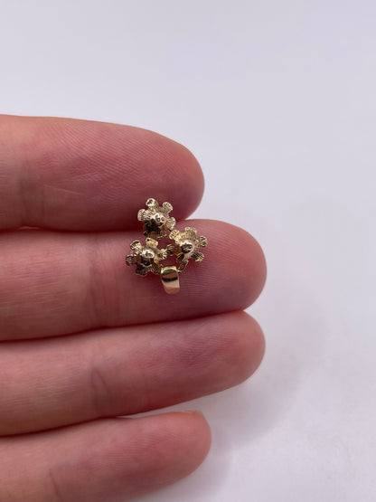 9ct gold sapphire pendant