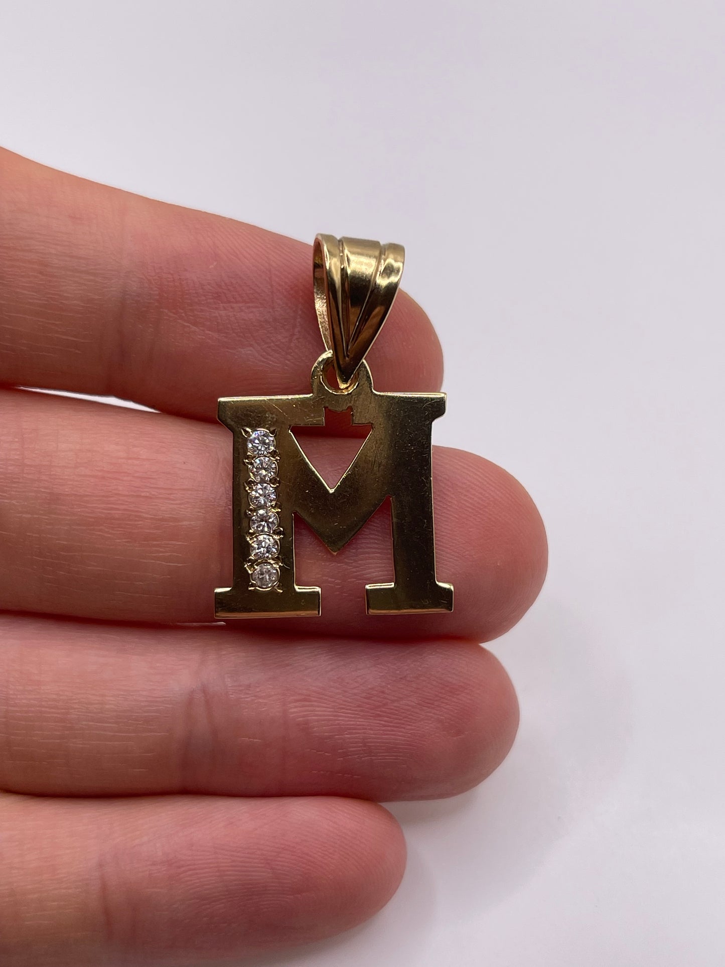 14ct gold diamond initial M pendant