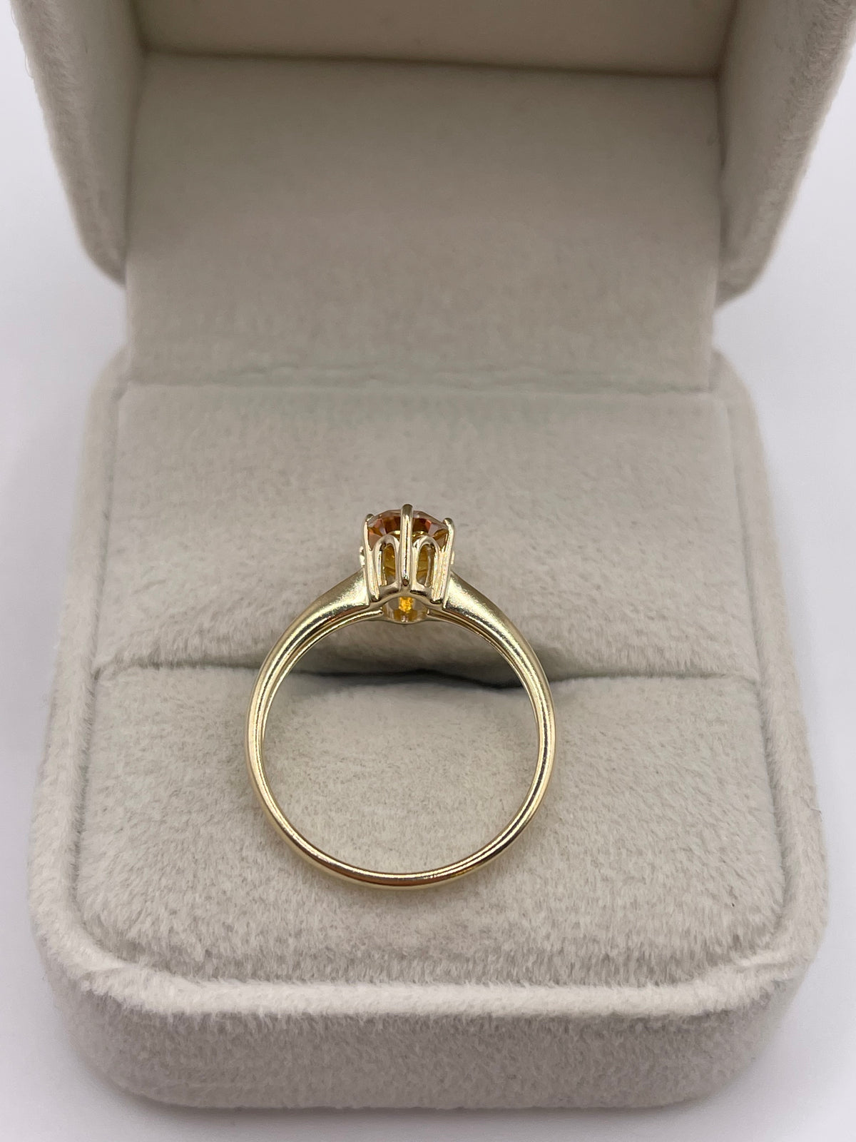 9ct gold topaz ring