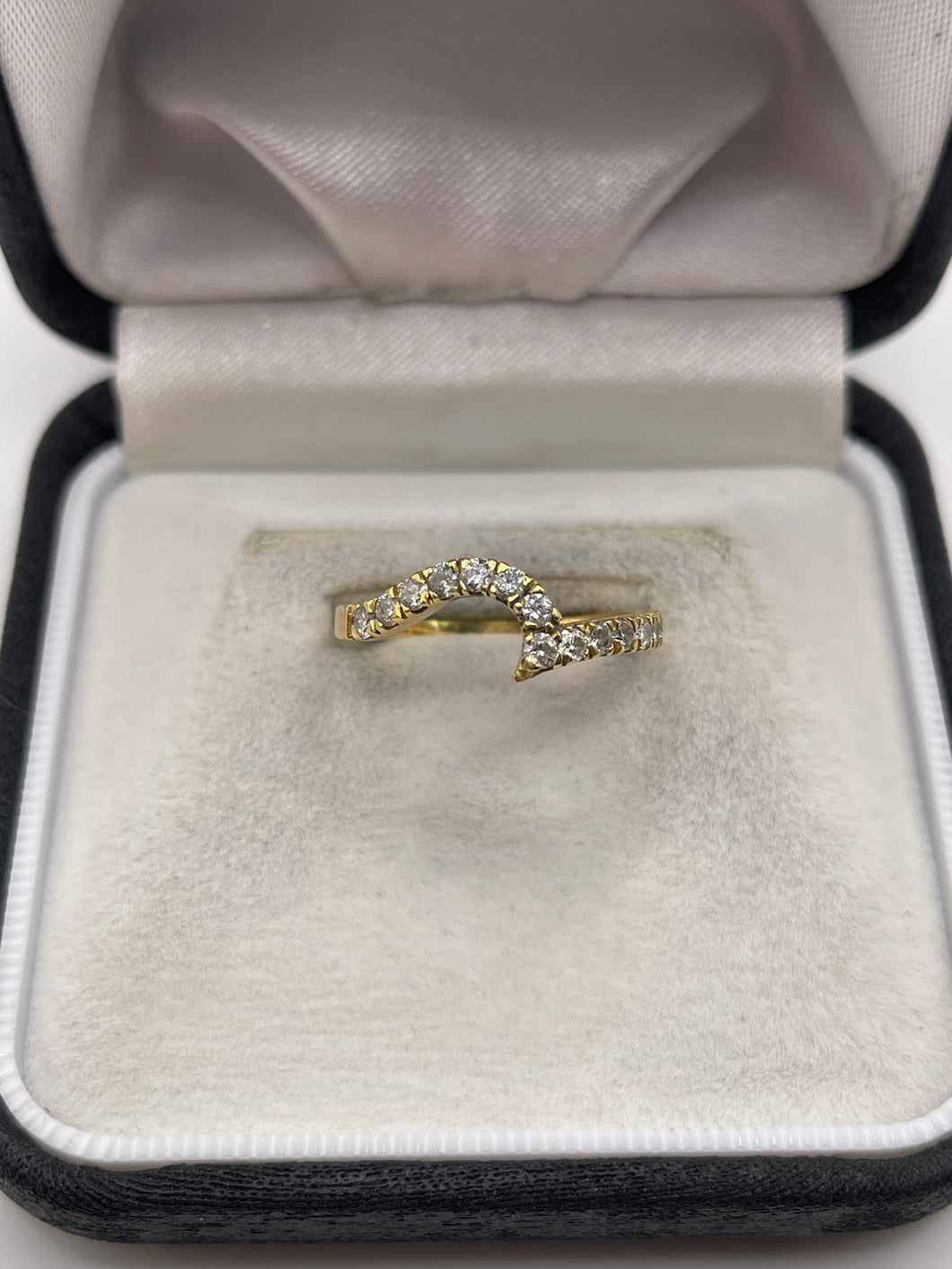 18ct gold diamond ring