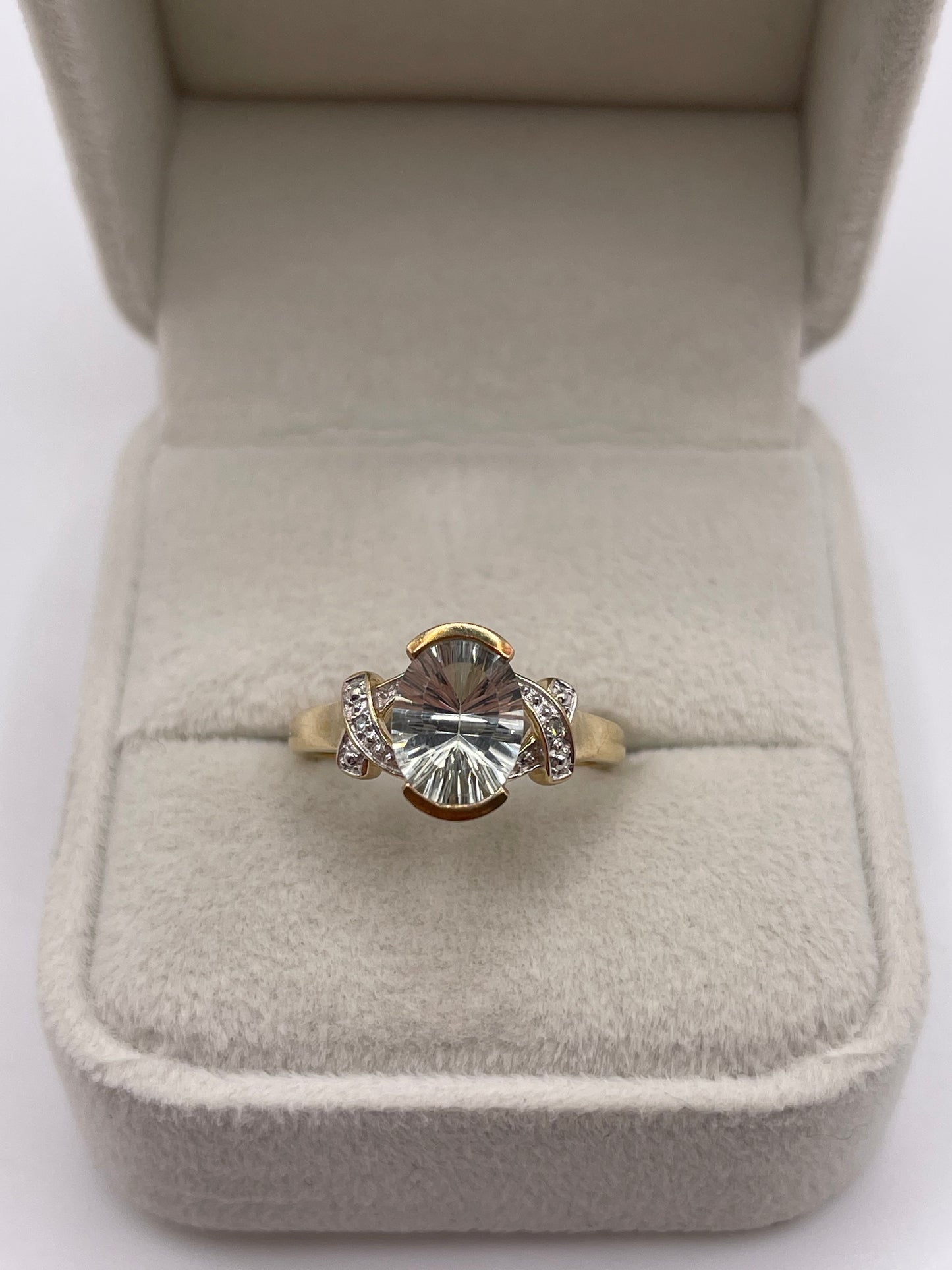 9ct gold green amethyst and diamond ring
