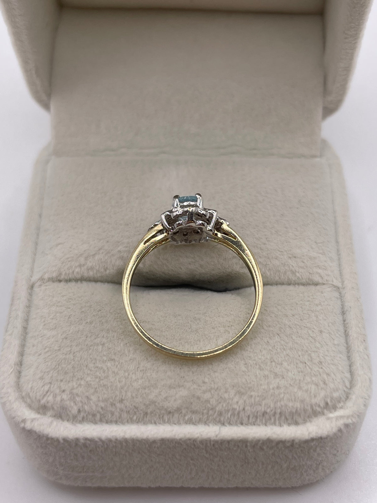 9ct gold aquamarine and diamond ring