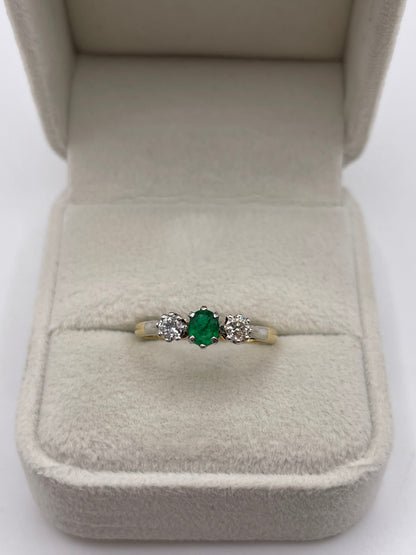 18ct gold platinum emerald and diamond ring