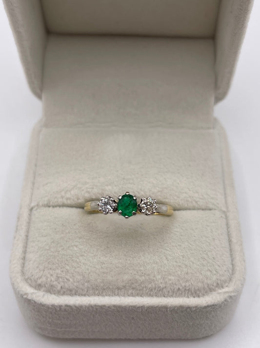18ct gold platinum emerald and diamond ring