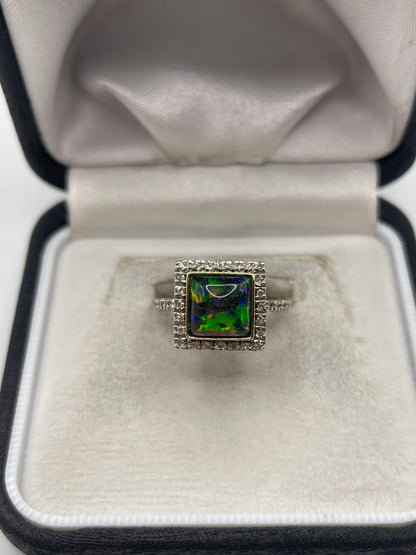 14ct gold ammolite and diamond ring