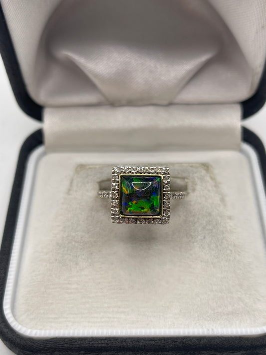 14ct gold ammolite and diamond ring