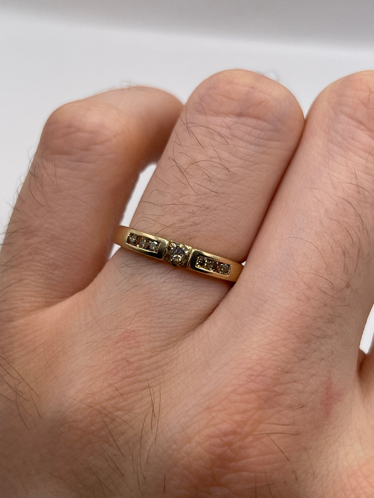 9ct gold diamond ring