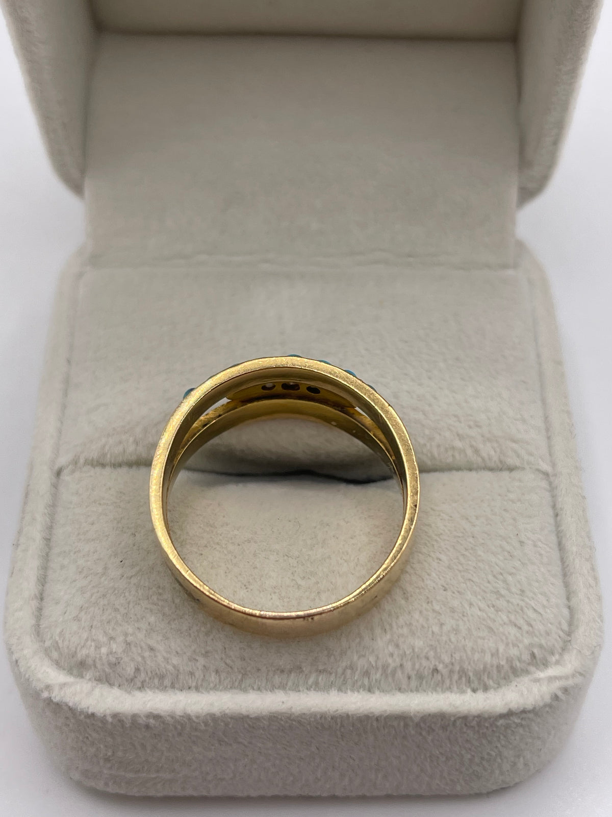 18ct gold turquoise and diamond ring