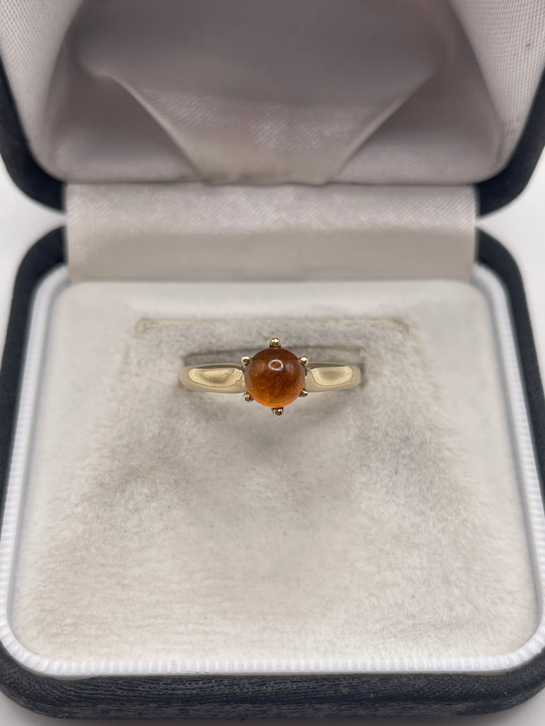 9ct gold amber ring