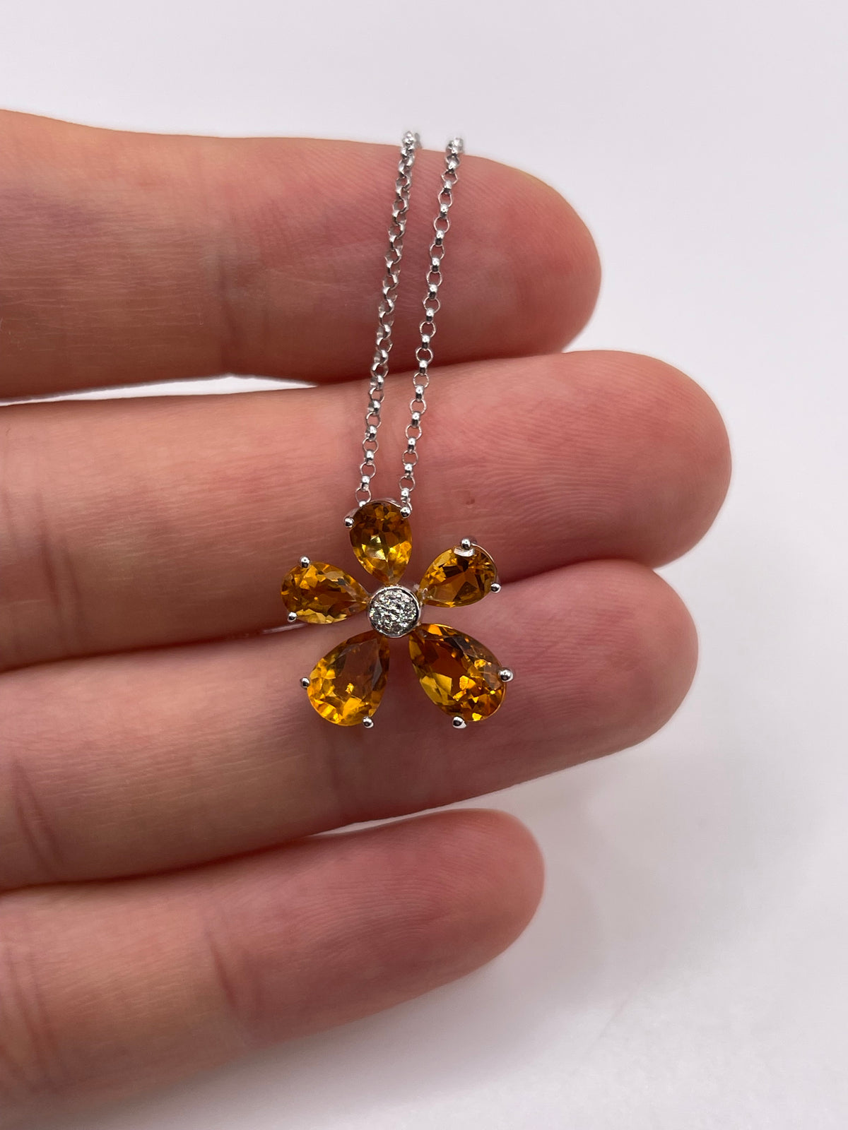 18ct white gold citrine and diamond necklace
