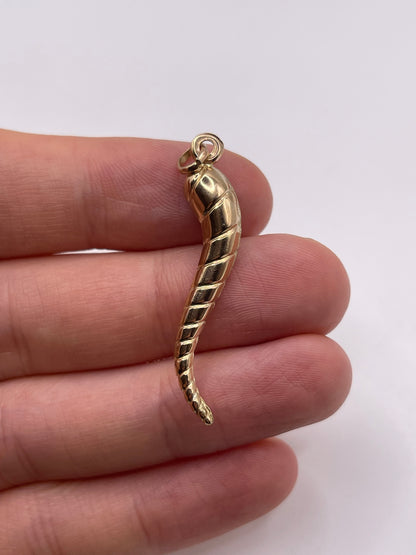 9ct gold horn of plenty pendant