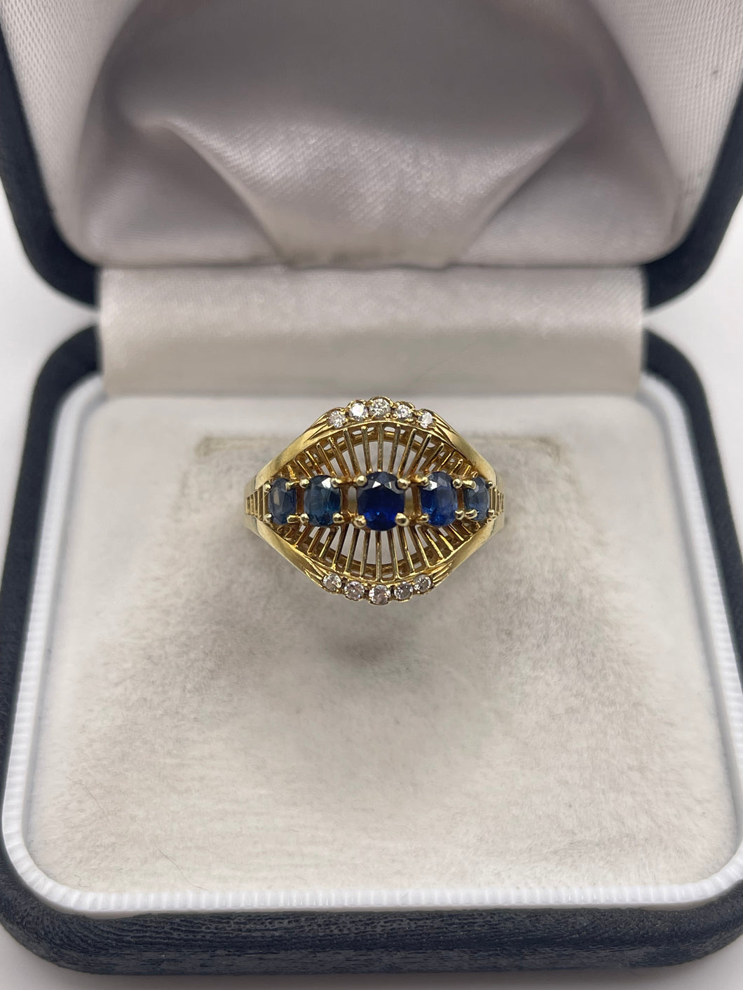 14ct gold sapphire and diamond ring