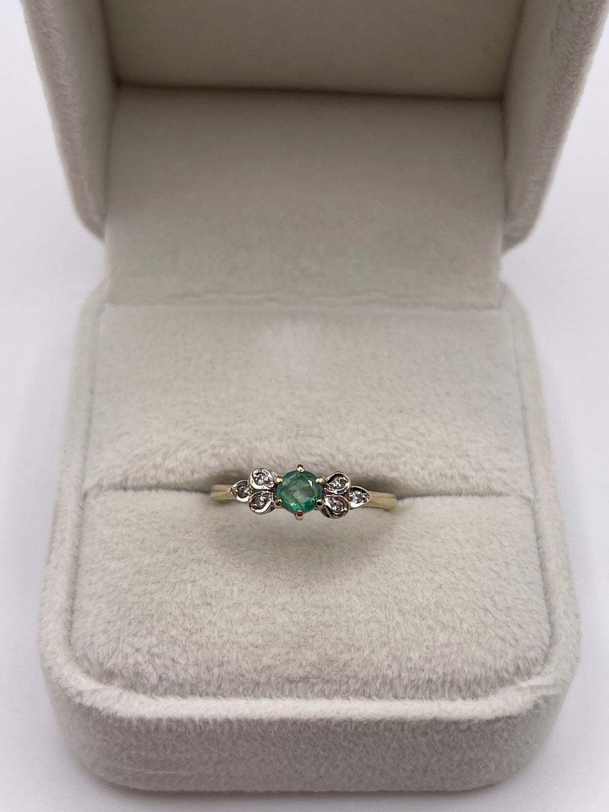 9ct gold emerald and diamond ring