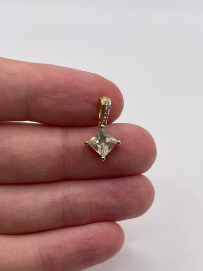 9ct gold quartz and zircon pendant