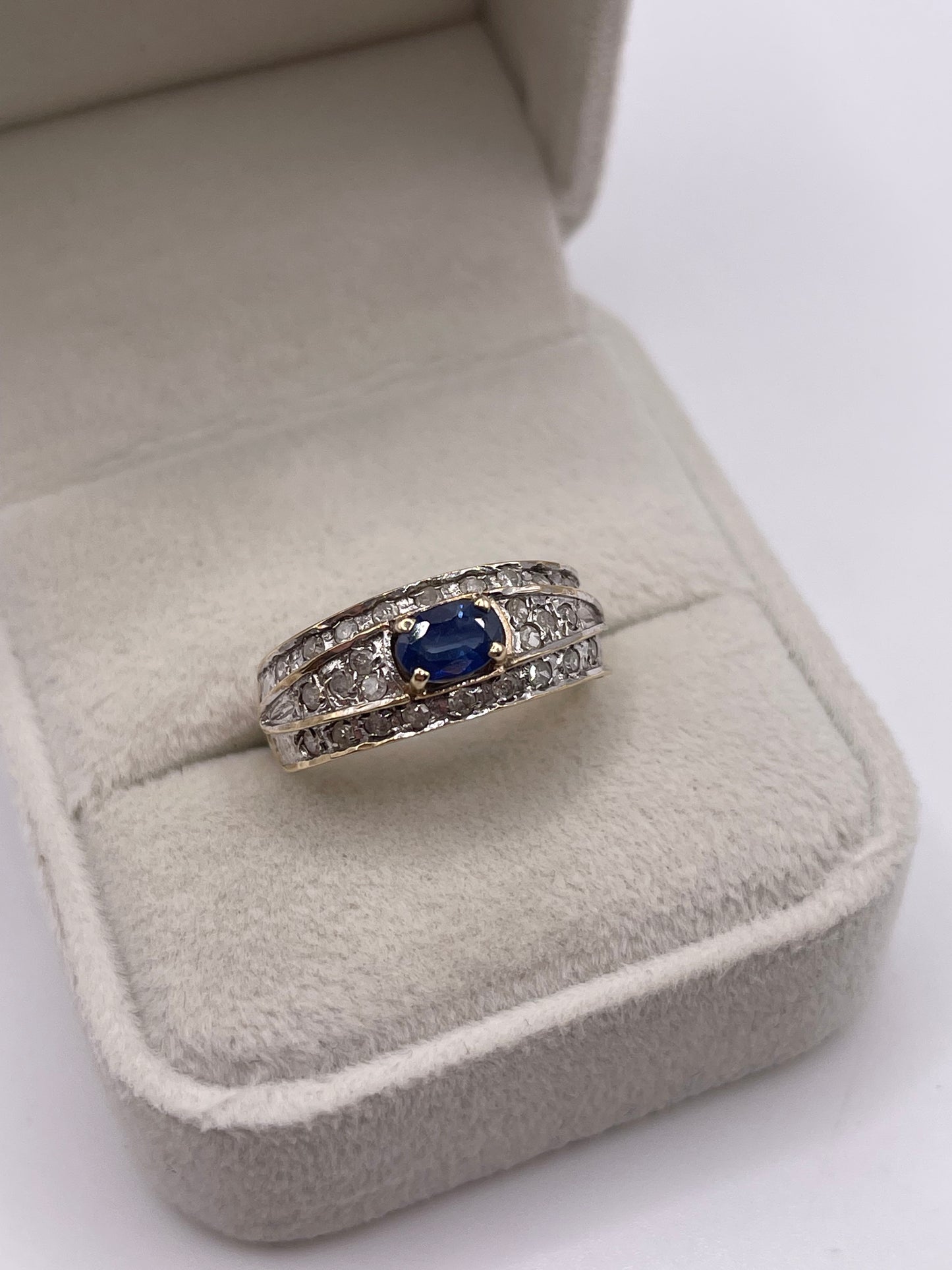 9ct gold sapphire and diamond ring