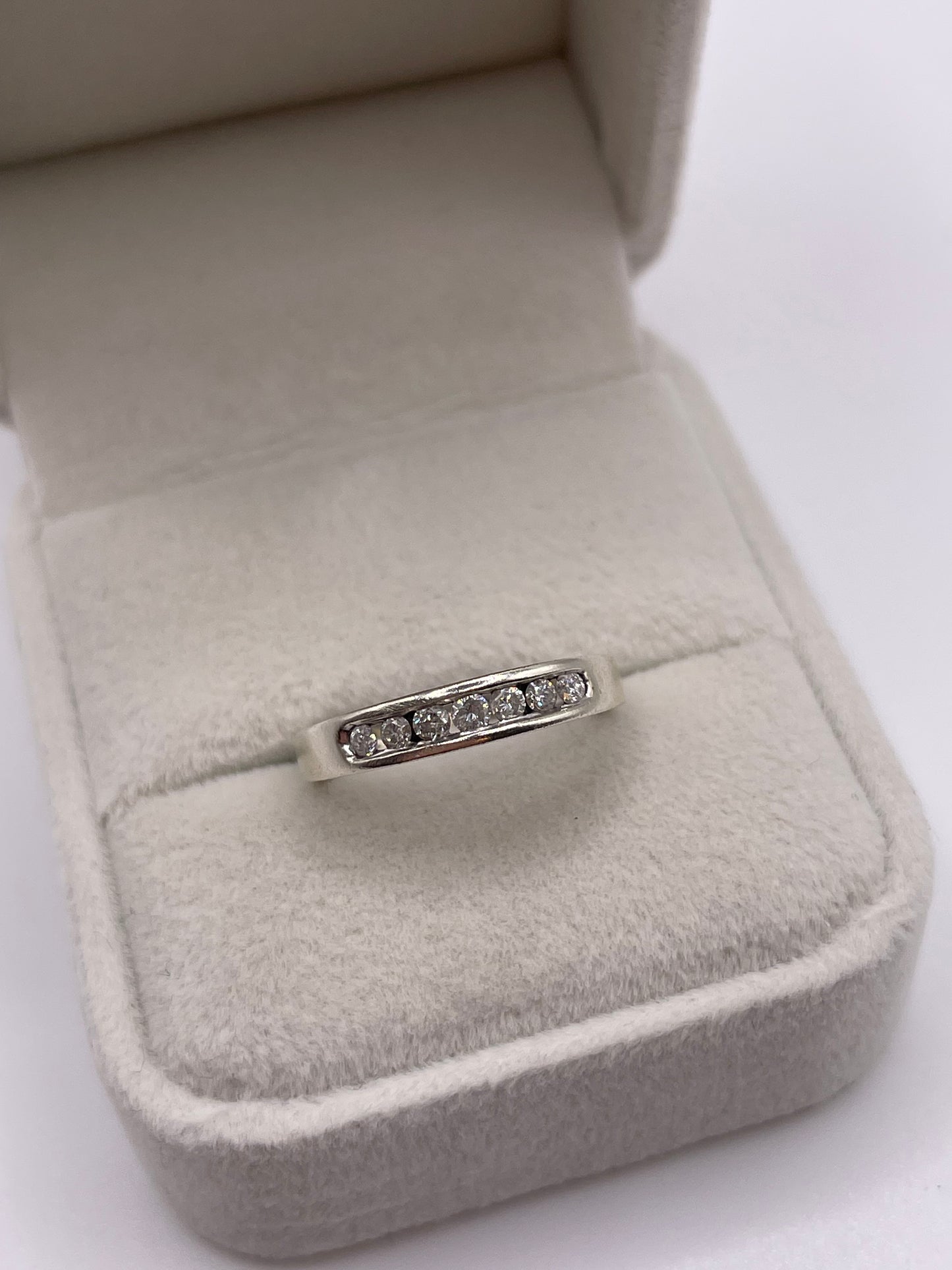 9ct white gold diamond ring