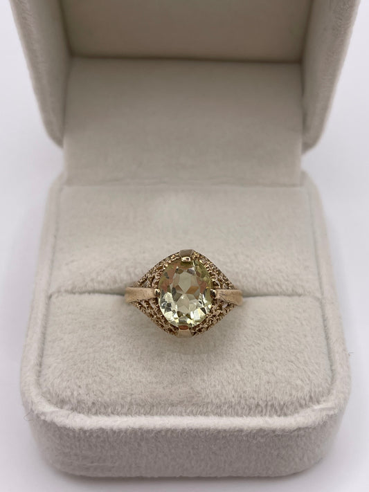 9ct gold quartz ring