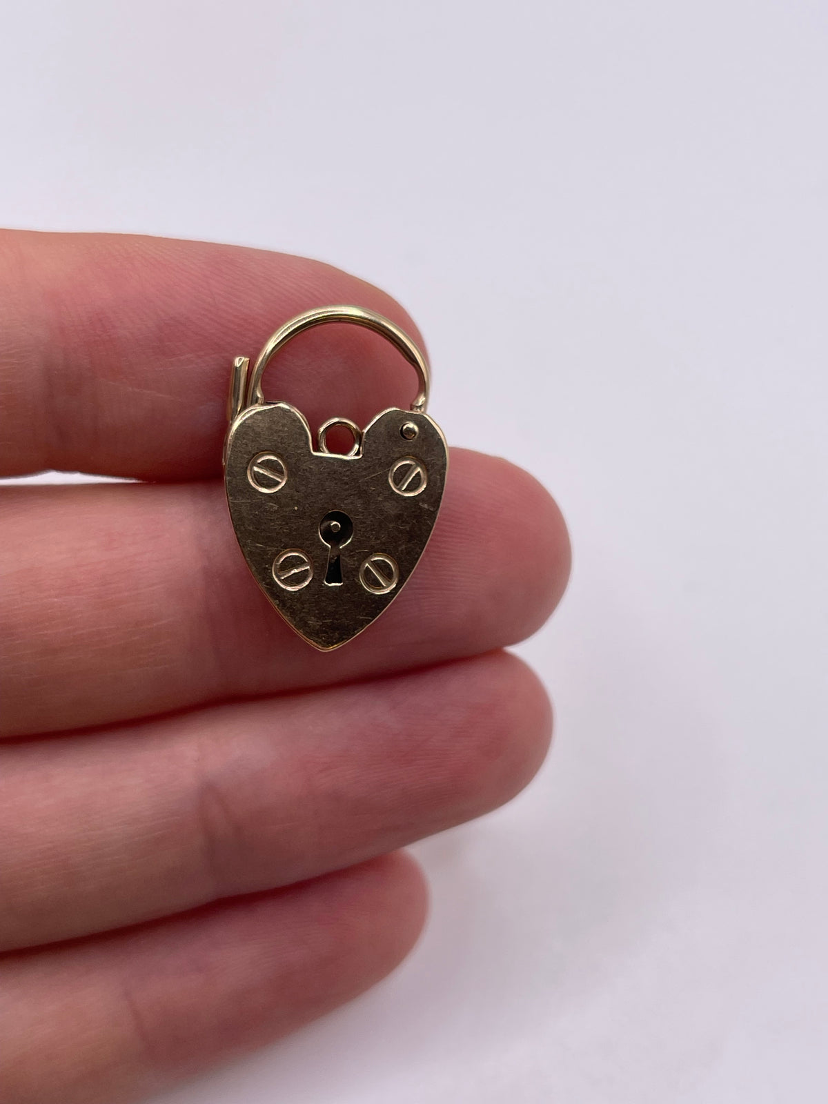 9ct gold padlock 18