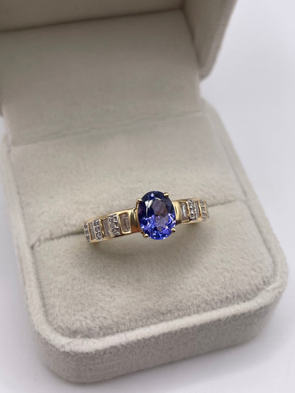 14ct gold tanzanite and diamond ring