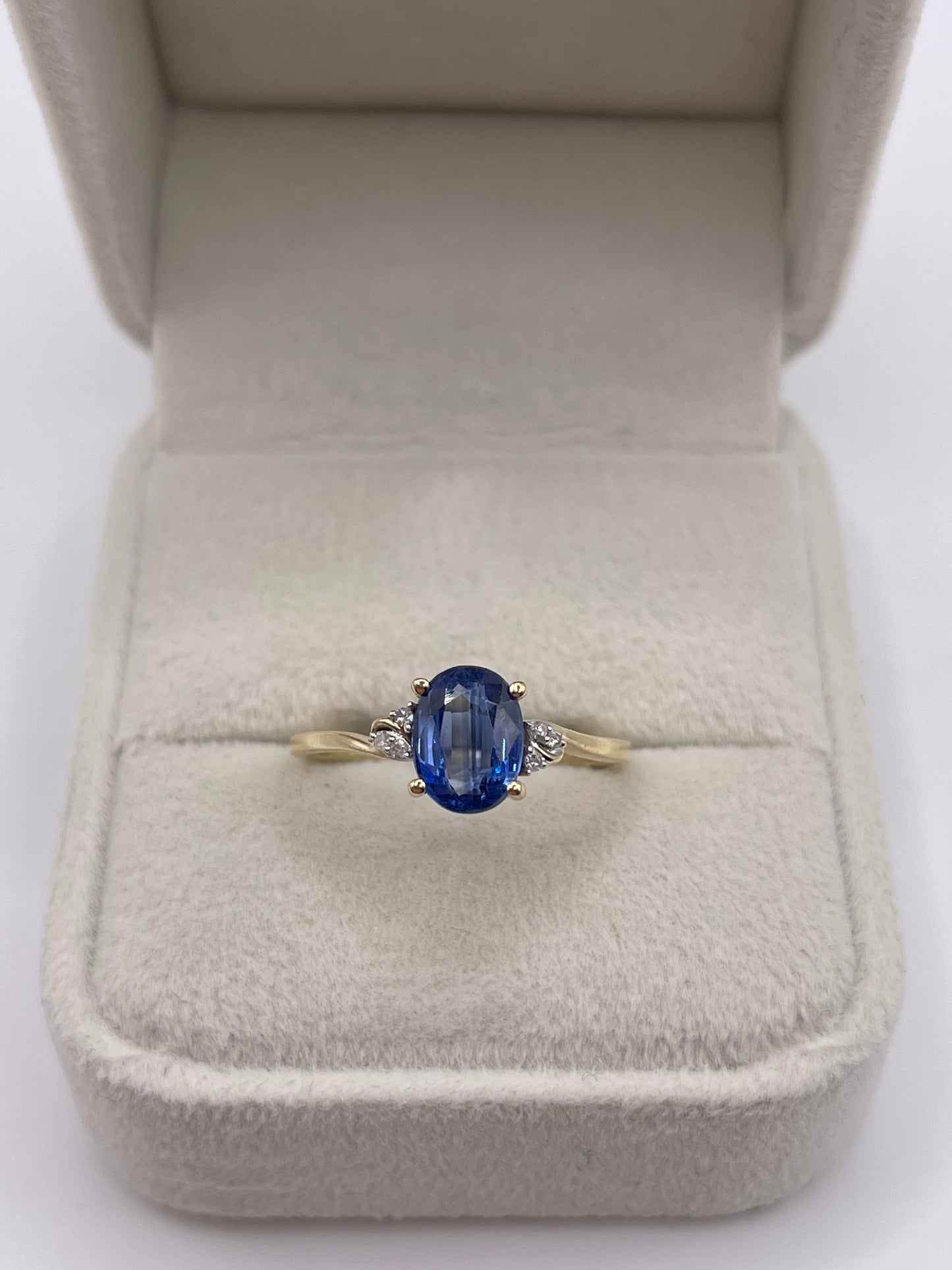 9ct gold kyanite and diamond ring