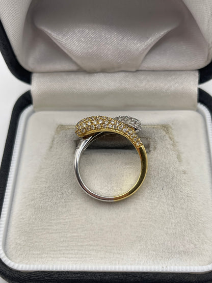 18ct two tone gold diamond ring