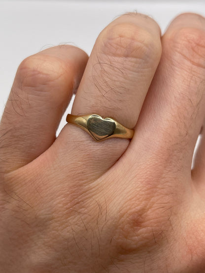 9ct gold heart signet ring
