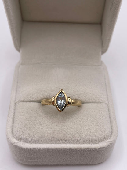 9ct gold aquamarine ring