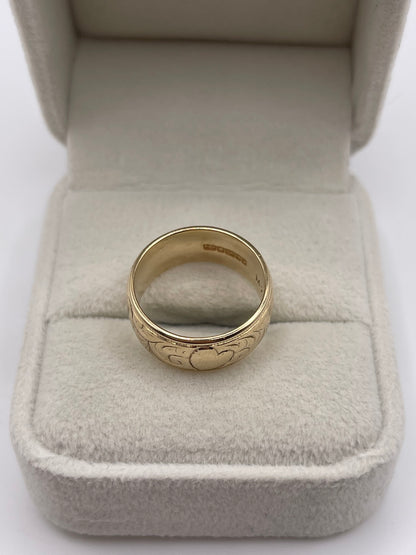 9ct gold patterned band