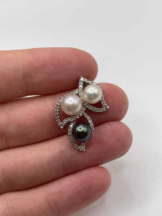 9ct gold pearl and diamond pendant