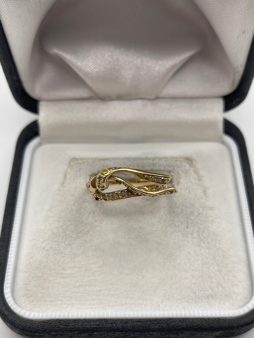 9ct gold diamond ring