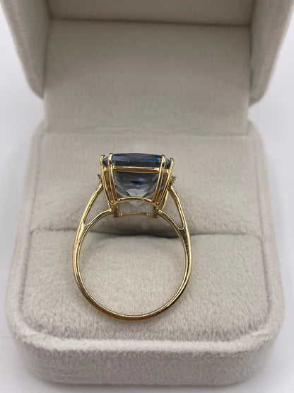 9ct gold topaz and diamond ring