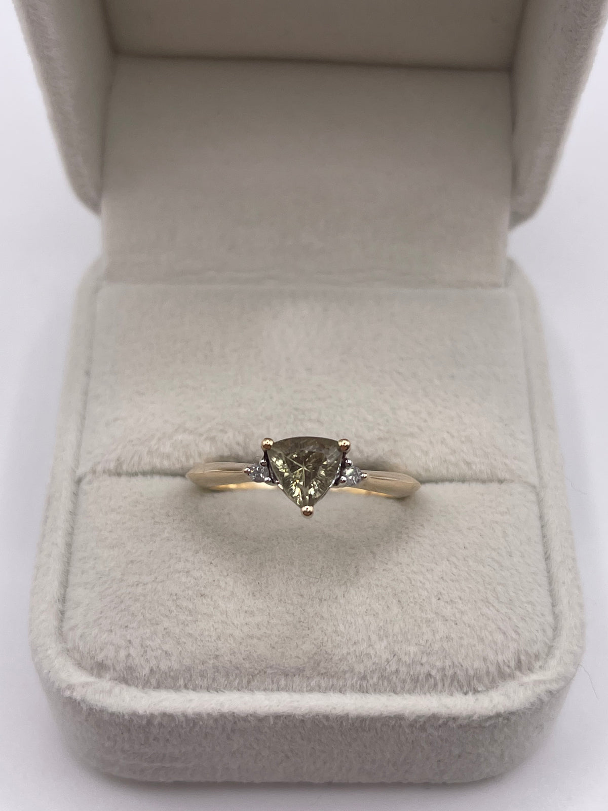 9ct gold quartz and diamond ring