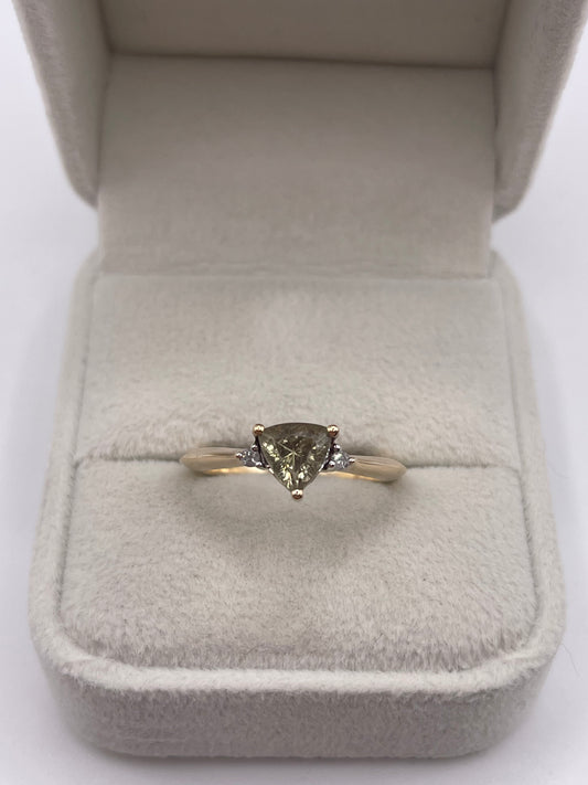 9ct gold quartz and diamond ring