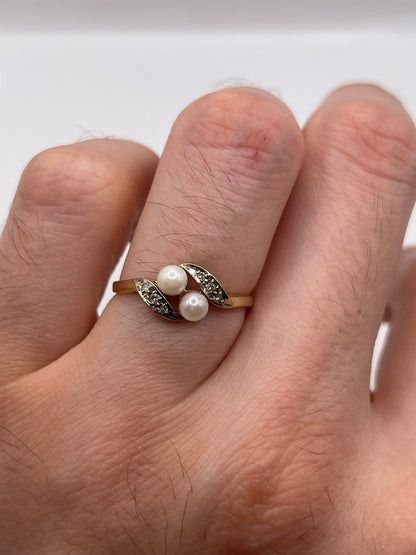 9ct gold pearl and diamond ring