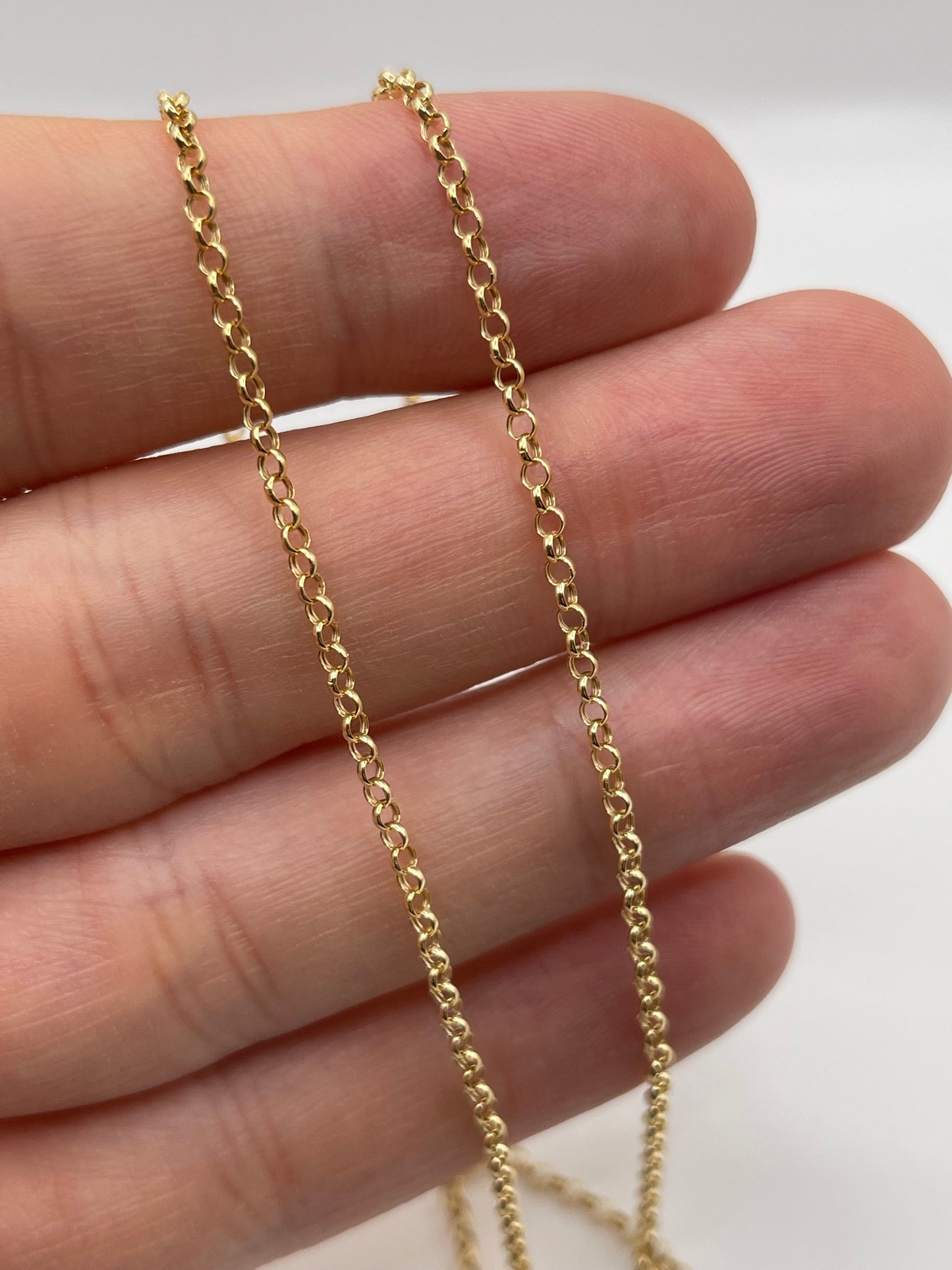 9ct gold chain I