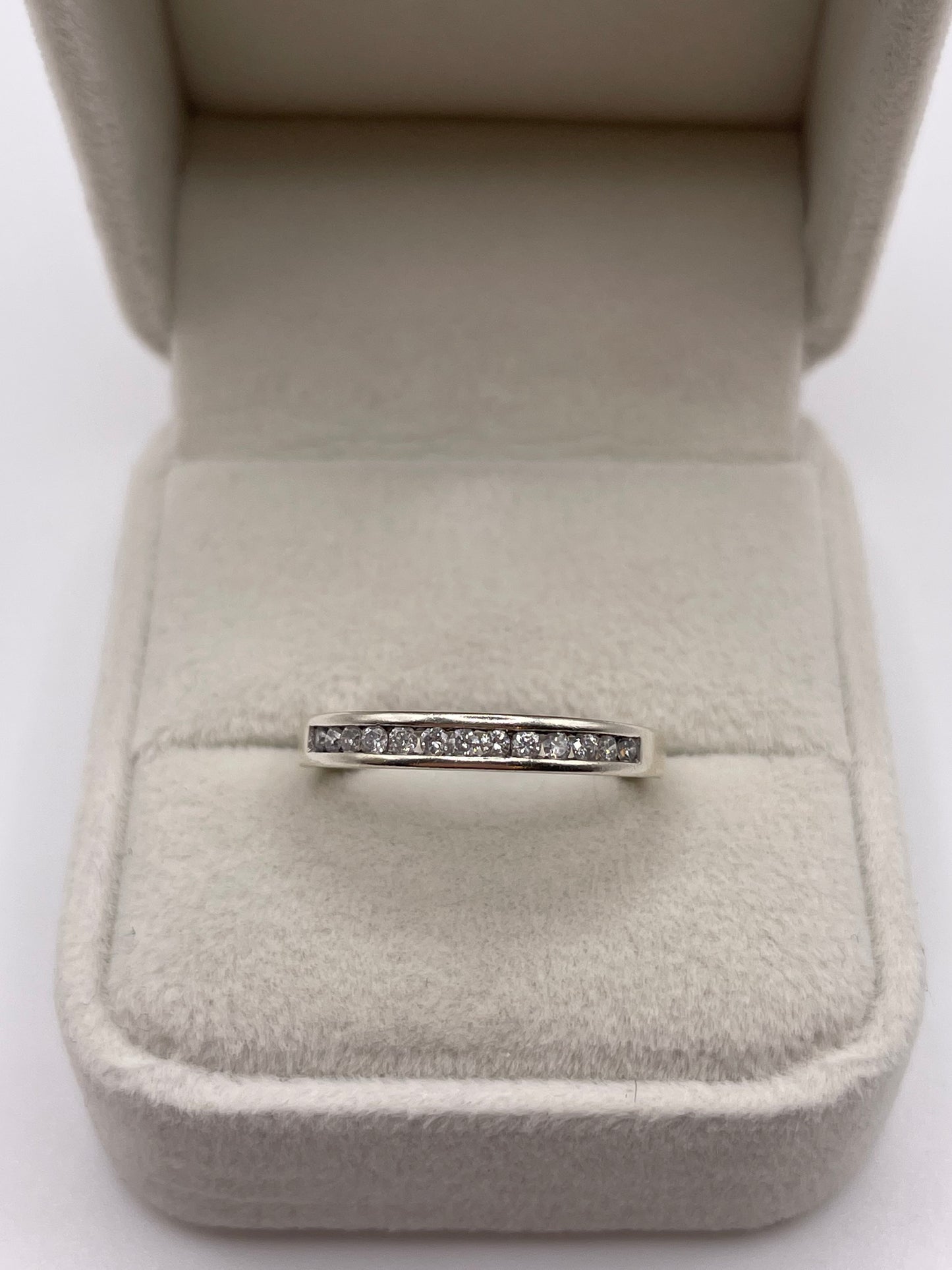 9ct white gold diamond ring