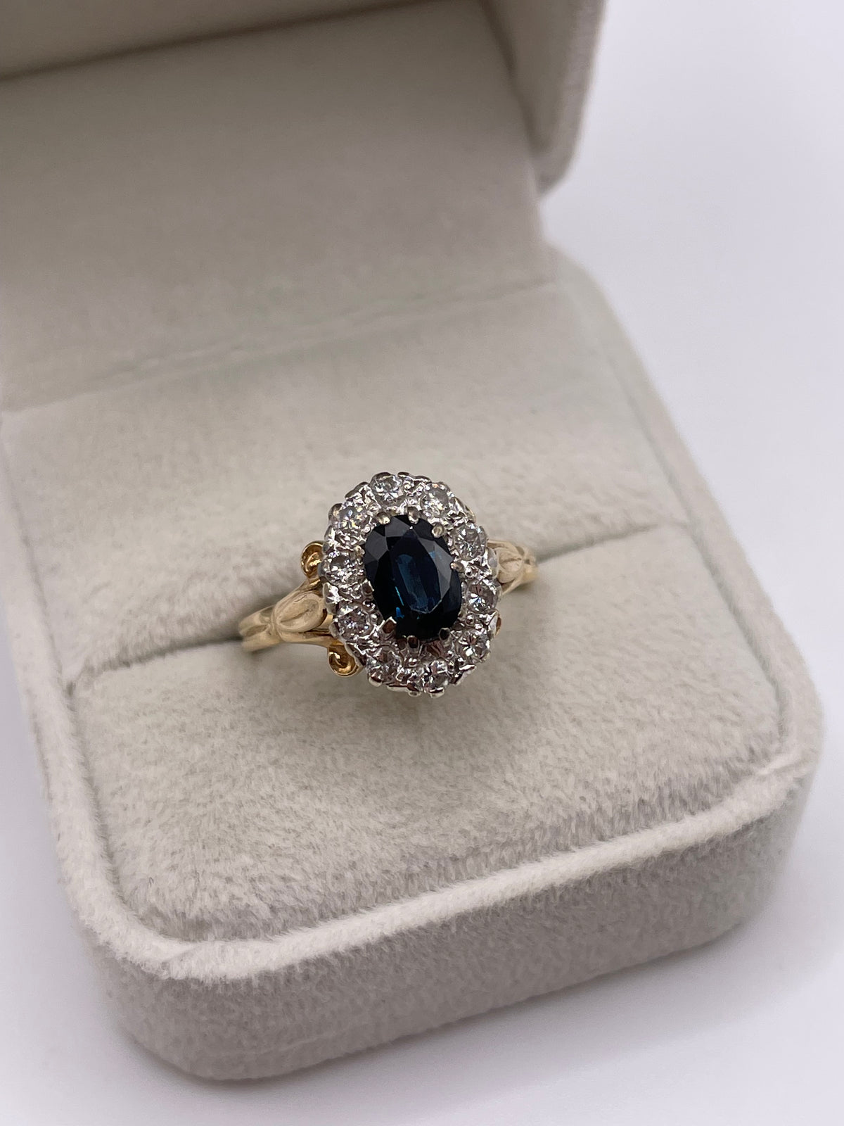 9ct gold sapphire and diamond ring