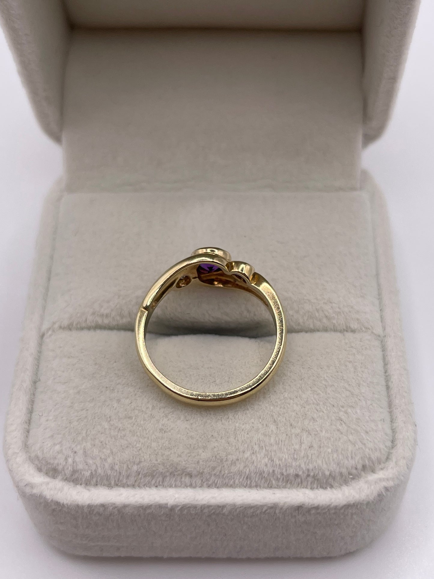 9ct gold amethyst and diamond ring