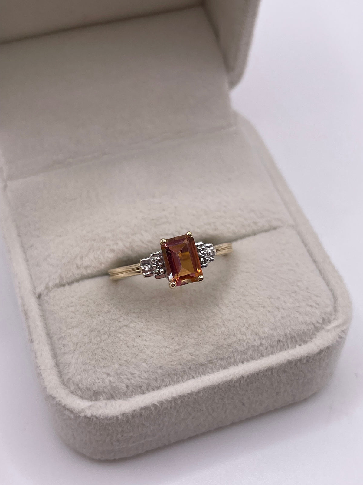 9ct gold topaz and diamond ring