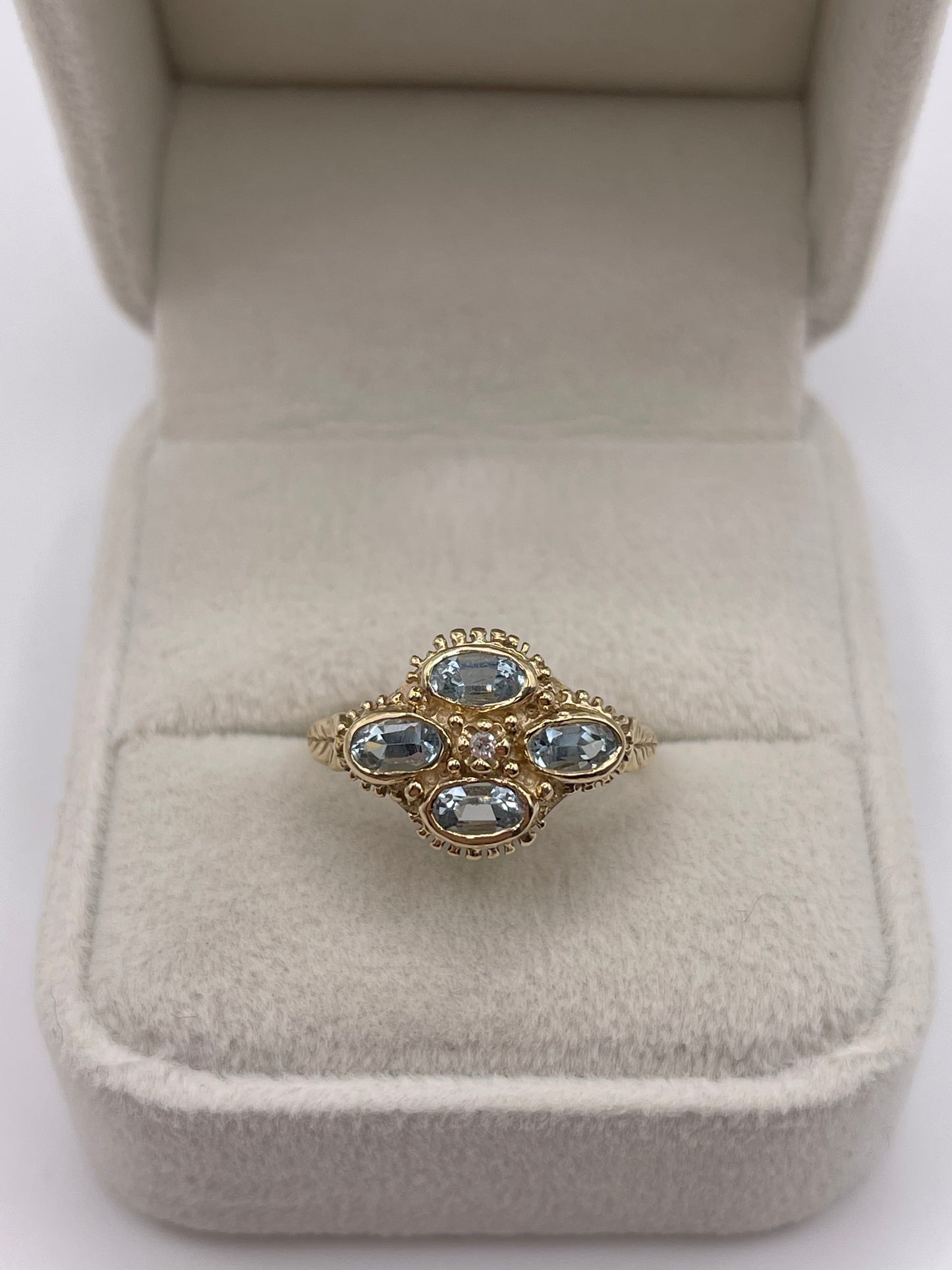 9ct gold aquamarine and diamond ring