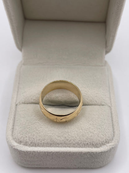 9ct gold patterned band